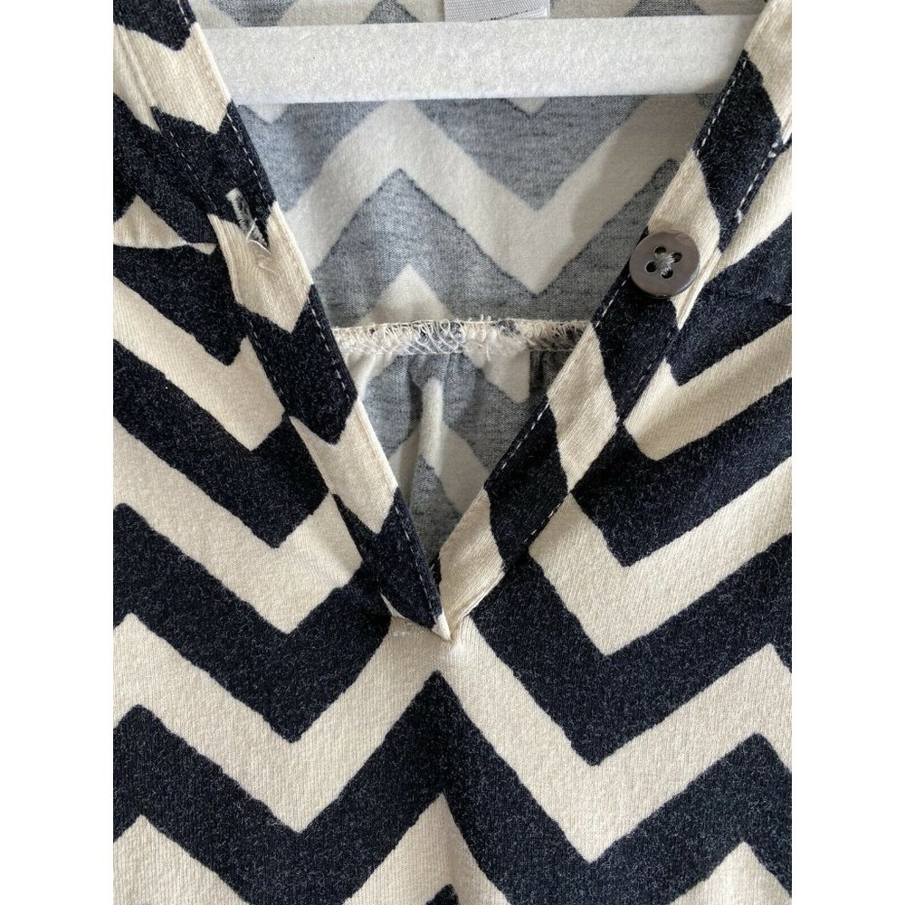 Tea Collection Top Size 8 Women black chevron - Picture 3 of 8